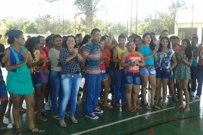 Em homenagem aos estudantes, escolas da rede estadual incentivam protagonismo juvenil