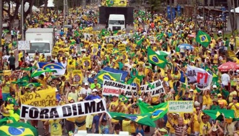 Milhares de pessoas v&atilde;o &agrave;s ruas contra governo e corrup&ccedil;&atilde;o neste domingo