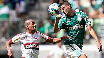 Jogadores do Palmeiras passam mal durante jogo contra Flamengo e reclamam sobre horário da partida