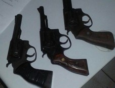 Pol&iacute;cia prende suspeitos de assaltar Correios em Morros