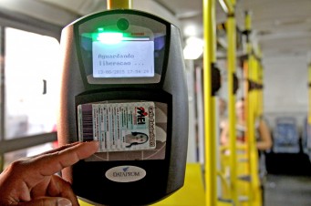 Iniciado serviço de recarga nos ônibus para vale transporte em São Luís
