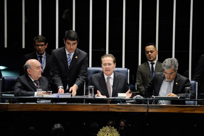 O presidente do Senado informou que outros especialistas também serão convidados para contribuir com o tema.