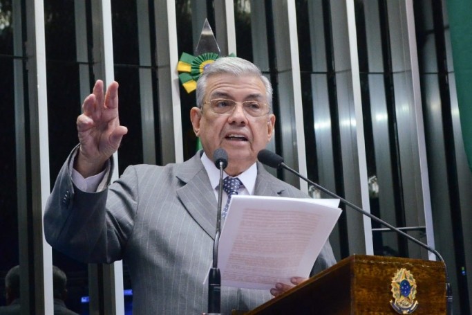 Senador Garibaldi Alves, do PMBD