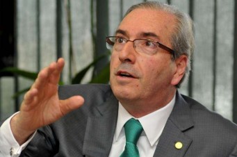 "Eles fizeram isso para tentar ganhar força nas manifestações de hoje (ontem). E aí, o que acontece? Ele (Janot) quis gerar duas manchetes. Nós não nascemos ontem"