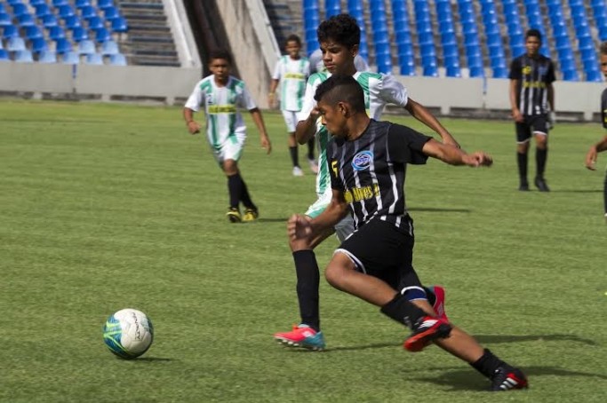 Equipe do Castro Alves vence o Jos&eacute; Gomes em jogo da etapa estadual dos JEMs.