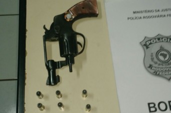 Armas e drogas são apreendidas na BR 316 em Santa Inês