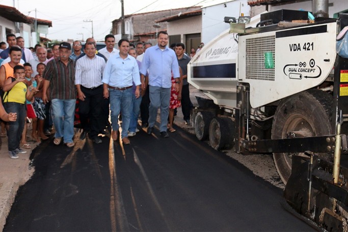Programa Mais Asfalto chega ao bairro Cidade Operária