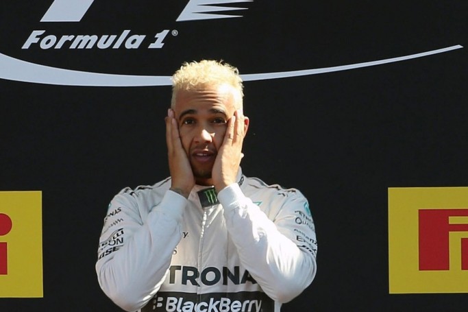 Lewis hamilton no p&oacute;dio em Monza