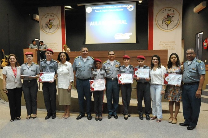 Parceria do Col&eacute;gio Tiradentes com UFMA oferece curso de idiomas para 184 alunos