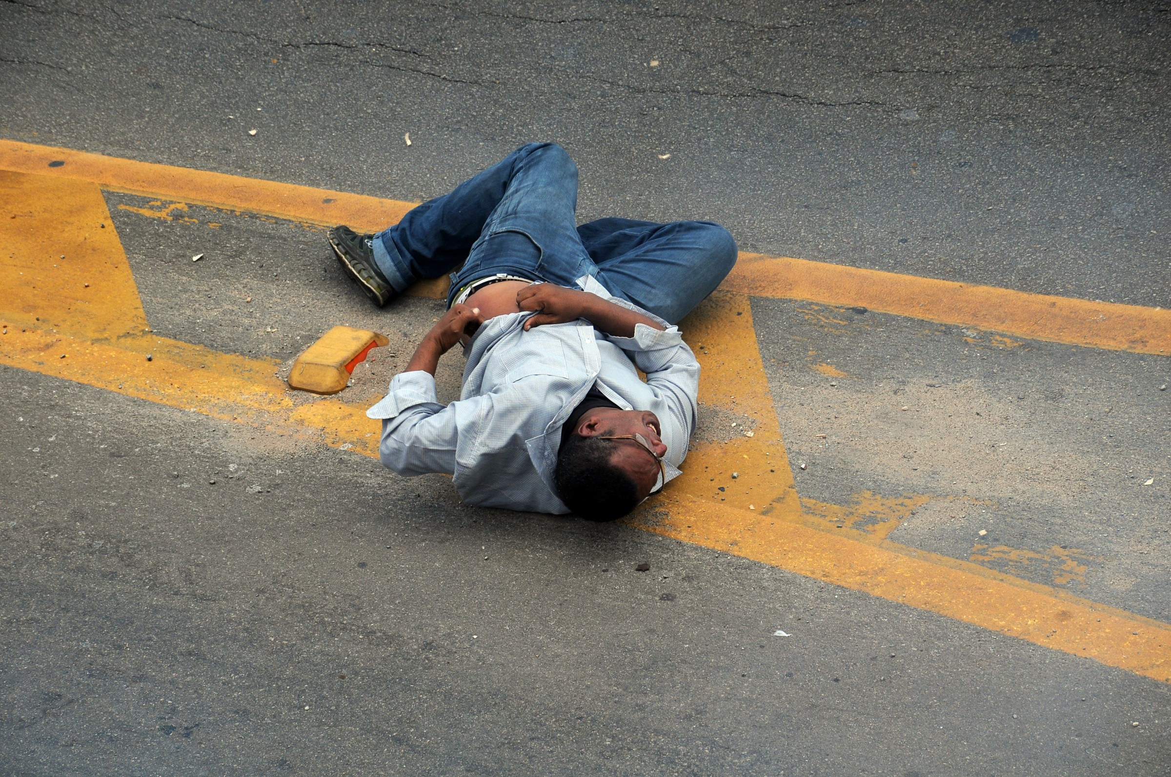 Choque usa bombas de feito moral para dispersar manifestantes