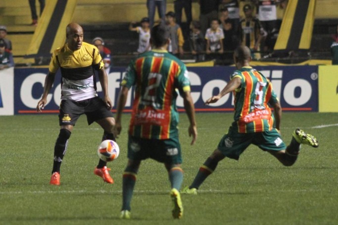  Fernando Ribeiro/Crici&uacute;ma