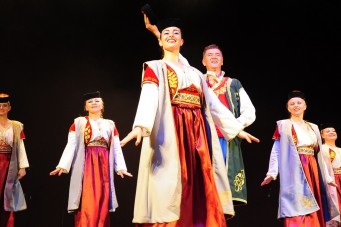 Festival de Folclore encerra com diversas atra&ccedil;&otilde;es no Arthur Azevedo 