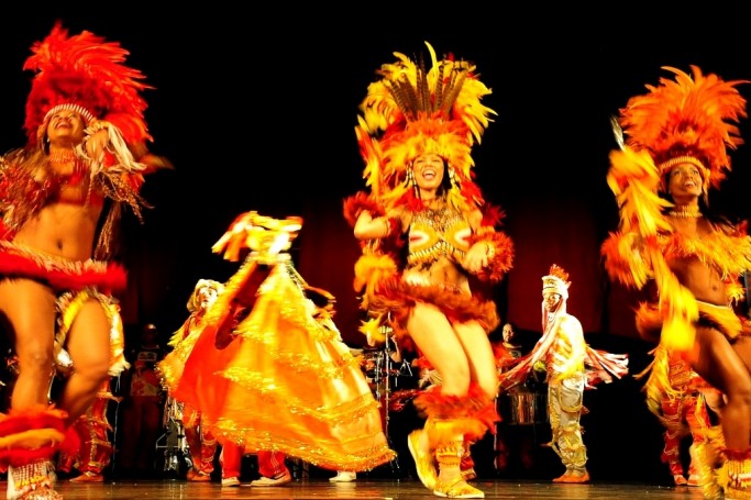 Festival de Folclore encerra com diversas atra&ccedil;&otilde;es no Arthur Azevedo 