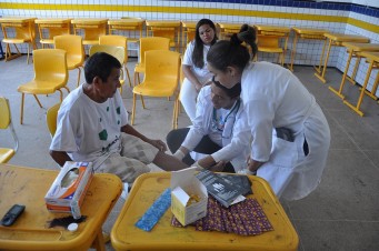 Vila Luizão e Divineia recebem atendimentos médicos e atividades culturais