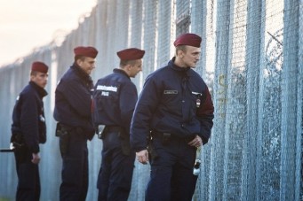 Hungria levantará cercas para evitar que imigrantes entrem no país