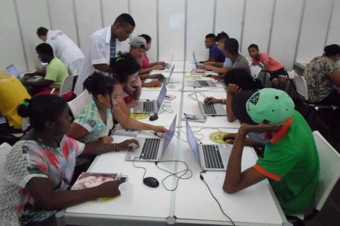 Programa oferece 1.300 vagas gratuitas para cursos