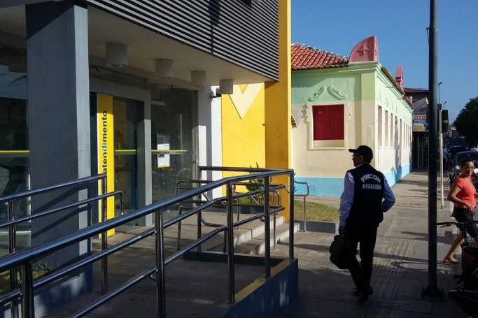 Procon-MA fiscaliza agências bancárias em Barreirinhas