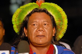 O cacique Akiaboro Kayap&oacute; diz que os &iacute;ndios fizeram a pesquisa e os jovenms v&atilde;o aprender as tradi&ccedil;&otilde;es culturais nas aldeias