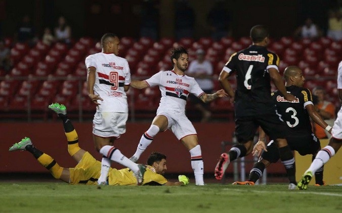 S&atilde;o Paulo passa pelo Vasco
