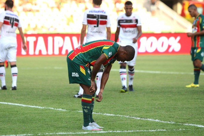 Sampaio fica em s&eacute;timo ap&oacute;s perder para o Santa Cruz