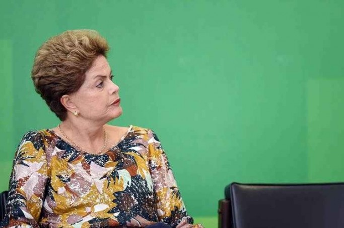 Presidente Dilma veta o financiamento privado de campanha