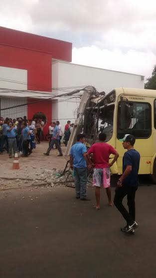 Acidente com ônibus