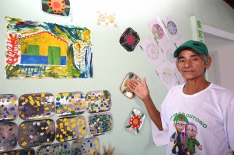 Feira Cultural &eacute; realizada no Solar do Outono em comemora&ccedil;&atilde;o ao Dia do Idoso 