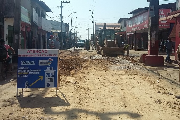 Caema deu início as obras de instalação da rede de esgoto que vai beneficiar os comerciantes da feira do João de Deus