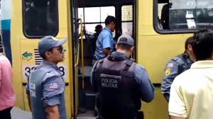 Passageiros de ônibus são baleados em São Luís