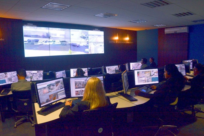 Atrav&eacute;s do servi&ccedil;o de videomonitoramente, o Ciops aciona as unidades das for&ccedil;as policiais e de emerg&ecirc;ncia