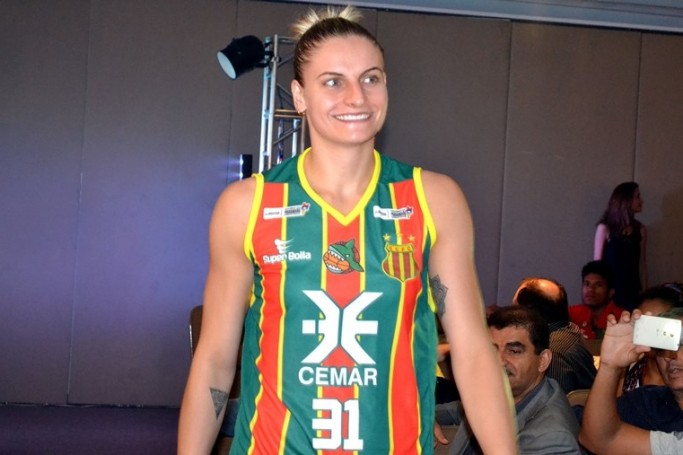 N&aacute;dia Colhado