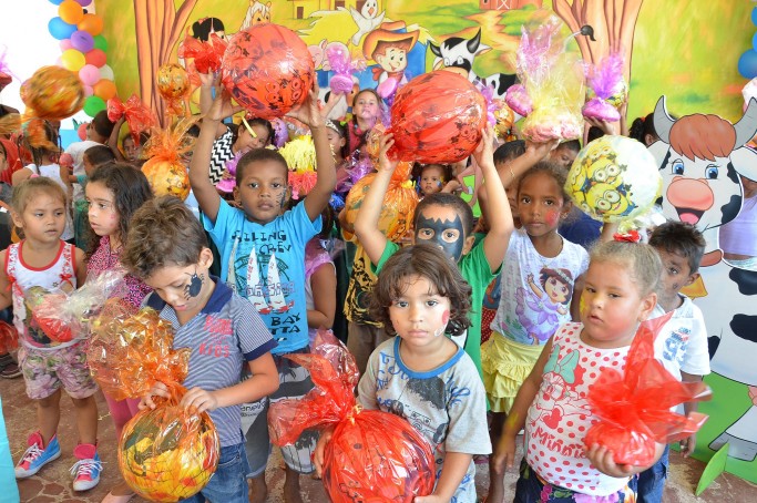 Escolas da rede municipal promovem atividades alusivas ao Dia das Crianças