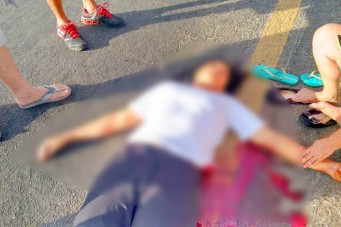 Mulher &eacute; atropelada pela roda traseira do coletivo ap&oacute;s ela pular do &ocirc;nibus