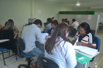  Aprovados no seletivo come&ccedil;am a entregar documenta&ccedil;&atilde;o