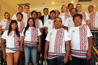 Governador recebe atletas que ir&atilde;o representar o Maranh&atilde;o nos Jogos Mundiais Ind&iacute;genas