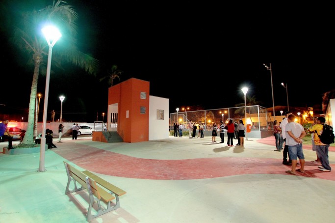 Prefeito Edivaldo entrega primeira etapa da revitaliza&ccedil;&atilde;o da Pra&ccedil;a do Pescador  