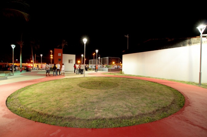 Prefeito Edivaldo entrega primeira etapa da revitaliza&ccedil;&atilde;o da Pra&ccedil;a do Pescador  