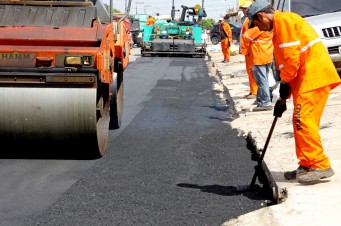 Programa ?Mais Asfalto? chegar&aacute; a 107 cidades com 723 km de pavimenta&ccedil;&atilde;o