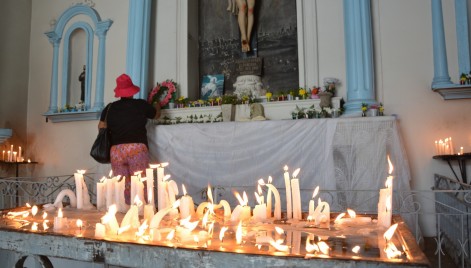 Velas acessas em finados