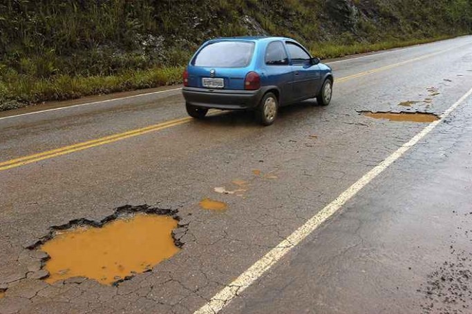 Mais da metade da malha vi&aacute;ria brasileira apresenta problemas, mostra CNT