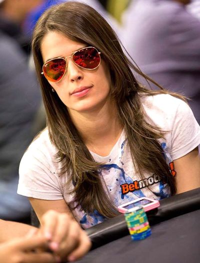 Kak&aacute; Del Castilho, a jovem tem se destacado nos torneios de poker