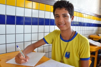 Estudante da rede municipal vence Olimpíada de Redação em São Luís