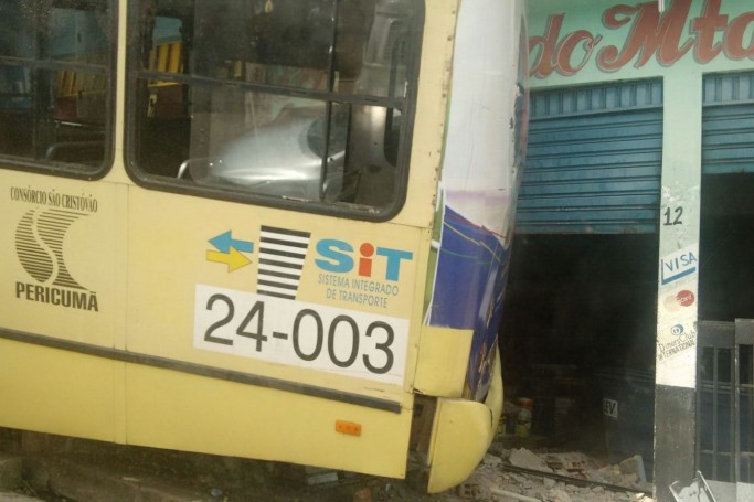 Acidente ônibus no Pirapora