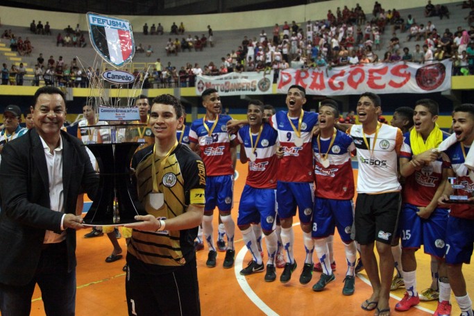 ADCMT/Militar Tiradentes é campeão do Estadual Sub-17 2015