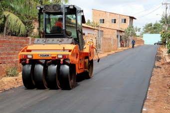 Obras de urbaniza&ccedil;&atilde;o s&atilde;o vistoriadas na Vila Vit&oacute;ria