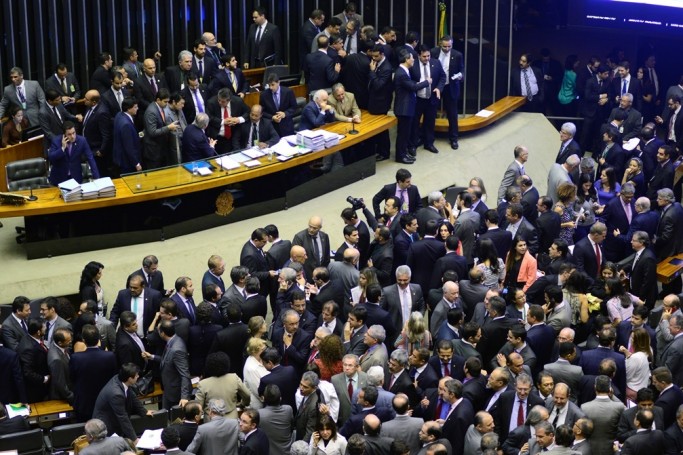 A chapa 2 foi eleita com apoio de 272 deputados. A chapa 1, apoiada pelo governo, obteve 199 votos
