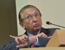 Edison Lobão (PMDB-MA)
