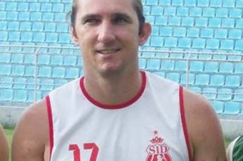 Zagueiro Clayton He-Man, remanescente do time campeão, chegou na tarde de ontem e já se apresentou