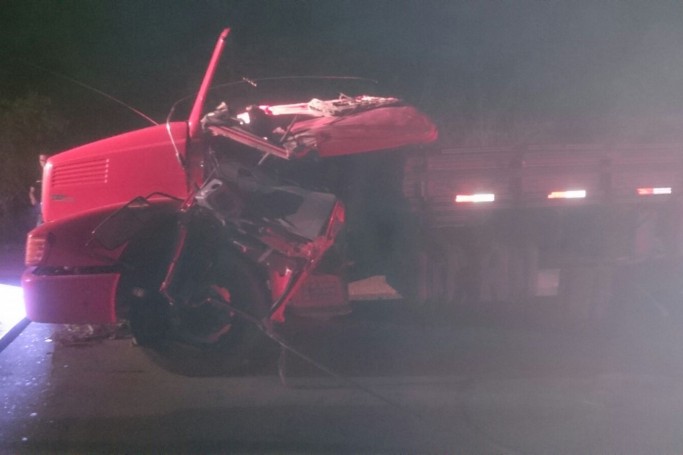 Acidentes nas rodovias deixam dez feridos e três mortos