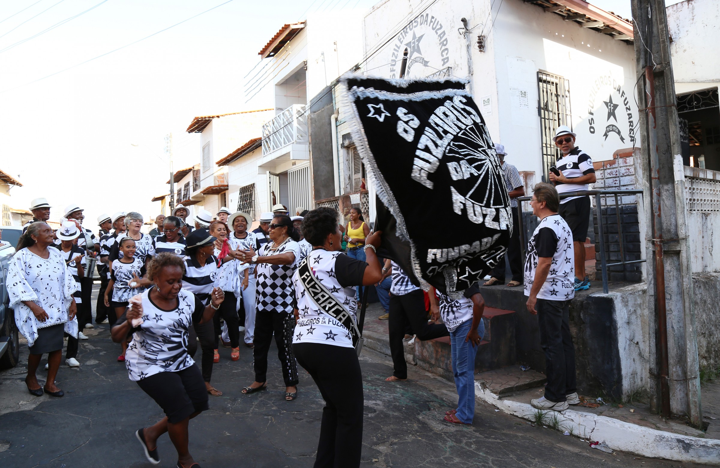 No ritmo da batida dos fuzileiros